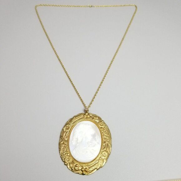 Vintage White Cameo Pendant in Oval Gold Tone Frame, Gold Filled Chain Necklace - Picture 2 of 8